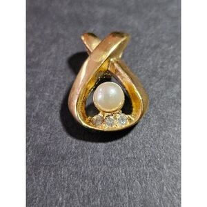 Vintage gold tone Roman pendant